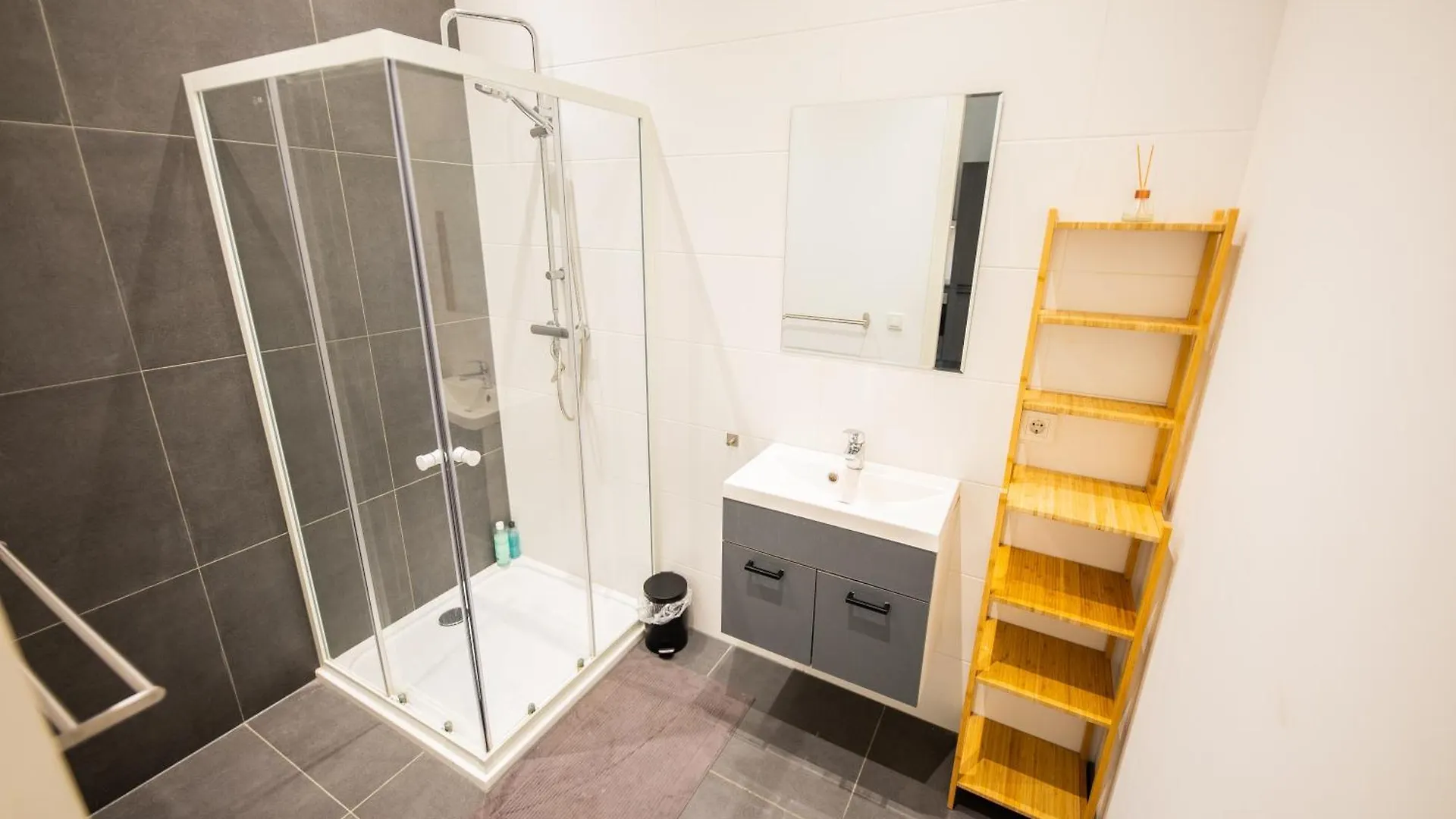 Lh - Lk Two-Bedroom Apartments Rotterdam