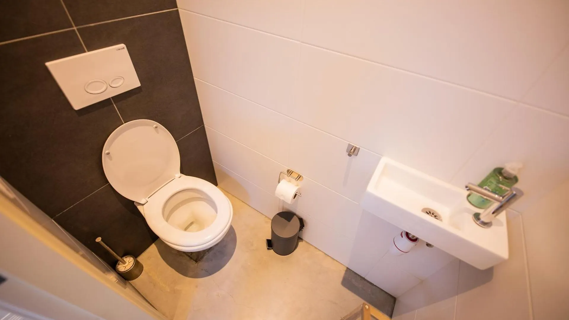 Lh - Lk Two-Bedroom Apartments Rotterdam Netherlands