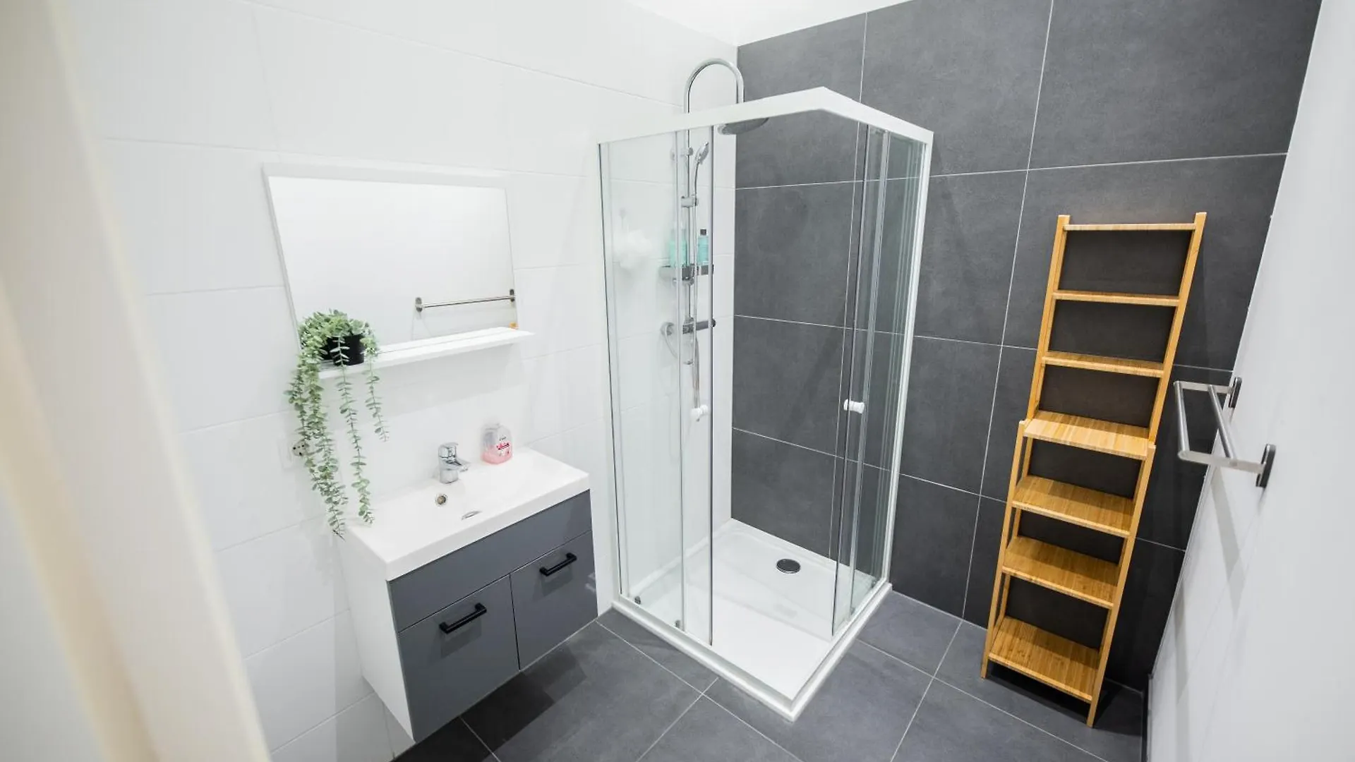 Lh - Lk Two-Bedroom Apartments Rotterdam